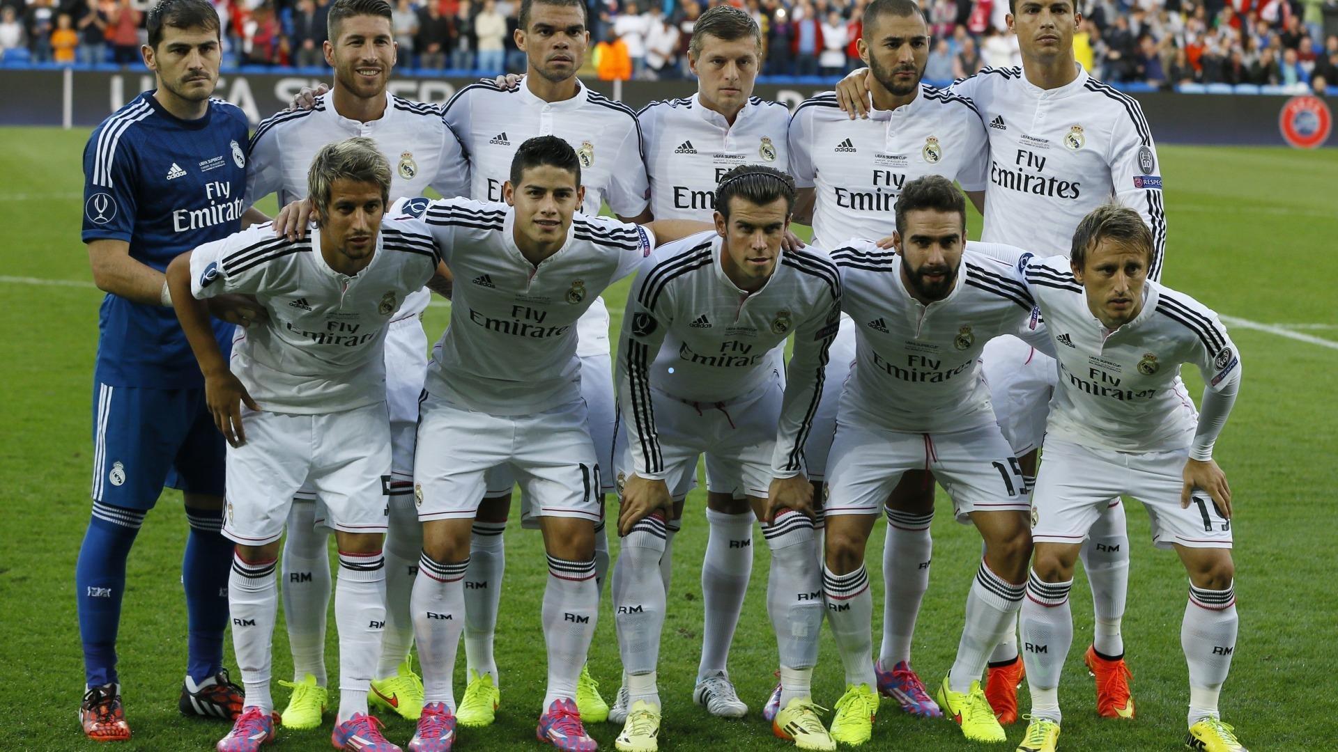 阿门·汤普森华丽转身上篮锁定胜局 火箭新星闪耀赛场演绎未来核心风范